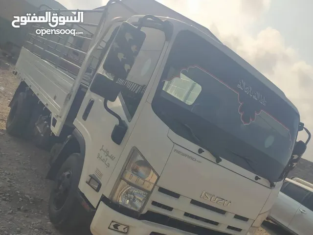 Box Isuzu 2017 in Al Mukalla