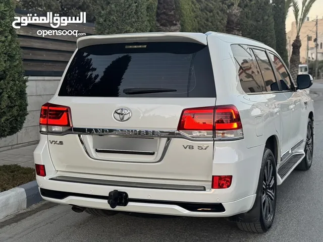 Toyota Land Cruiser 2016 Gx-r 5700CC V8 بحالة الوكالة الفحص: 7 جيد بدون ملاحظات