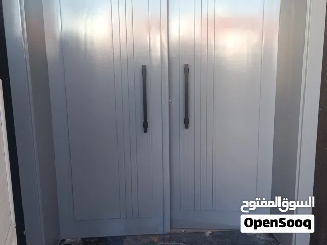 الحديثه للتجاره العامه والديكورات ابواب خشبيه سلالم خشبيه مطابخ صيانه كامله