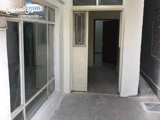 220 m2 4 Bedrooms Townhouse for Rent in Baghdad Hurriya
