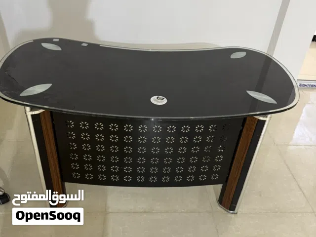 ميز مكتبي مستعمل
