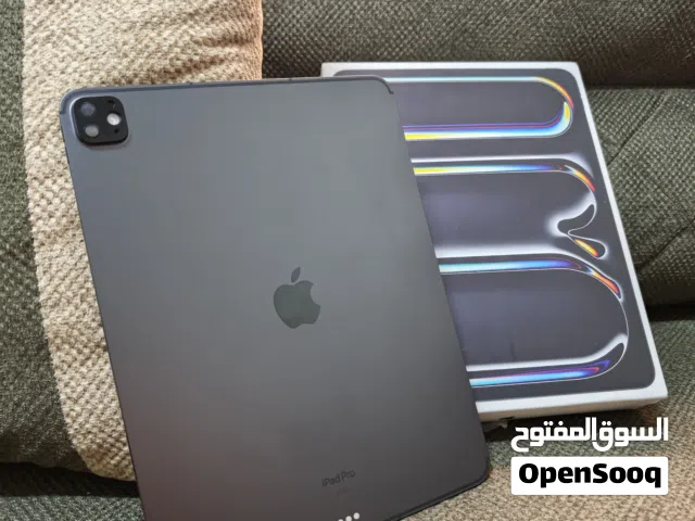 Ipad Pro M4 13inch مع خط مشحون 14 مره فقط !