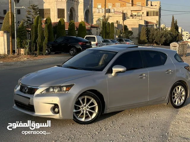 لكزس ct200 فحص كامل أعلى صنف مع فتحة بسعر مغرري