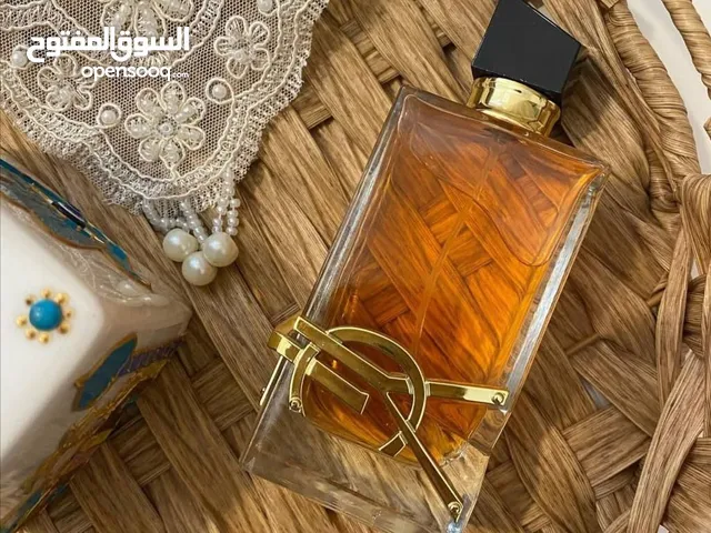 ((عطر الانيـقات سان لوران ليبر... يتمتّع عطر ليبر من ايف سان لوران بلمسة راقية على الطابع الكلاس