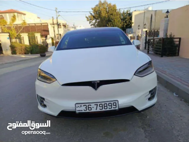 تسلا أي اكس للبيع