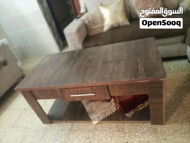 طاولة نص للغرفة الضيوف