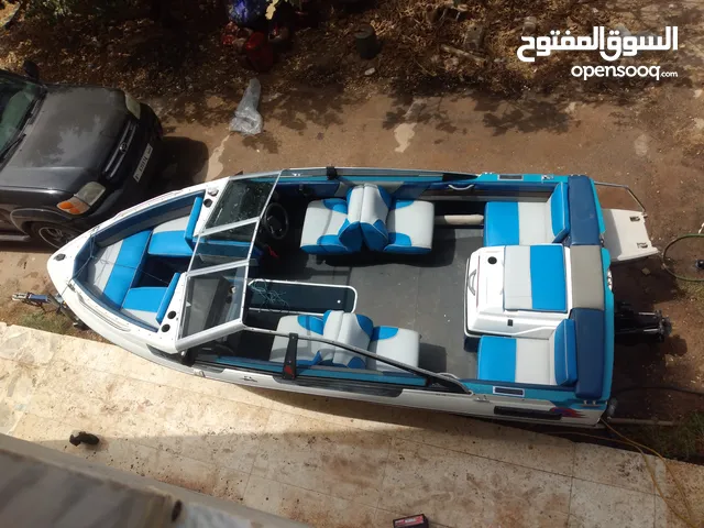 قارب نزها أمريكي للبيع