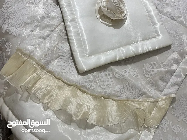وريغان مستعمل اسبوع واحد فقط تفريش فقط دون النوم عليه ونظيف جدا