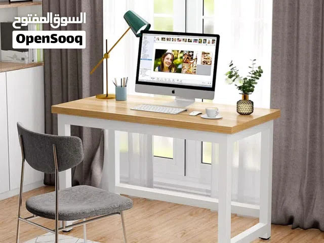 مكتب عملي يناسب كل احتياجاتك – تصميم عصري ومساحة واسعة