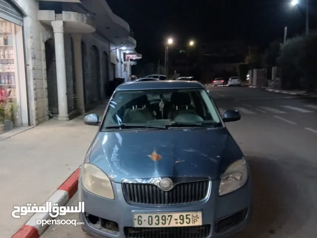 سيارة نظيفة خالية من الحوادث