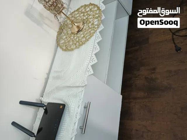ديكور شاشه لون ابيض