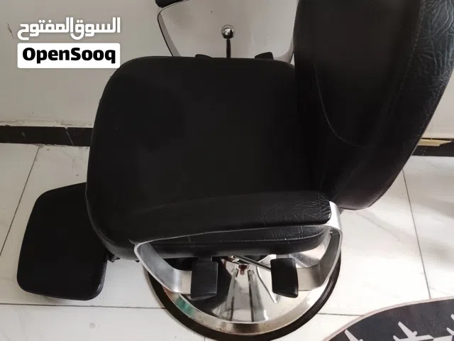 كرسي حلاقه استخدام قليل