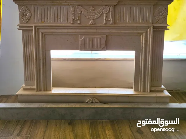 قطعة ديكور رخام شكل كلاسيكي عريق لواجهة فاير بليس بتفصيل مميز مع زخرفة وحفر ليزر