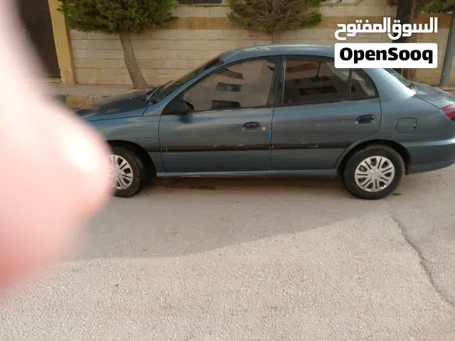 2001, كيا, ريو, Standard