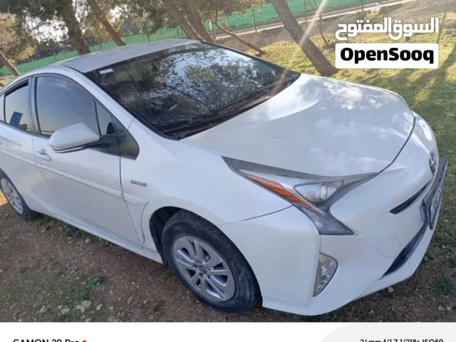 2017 تويوتا بريوس Prius