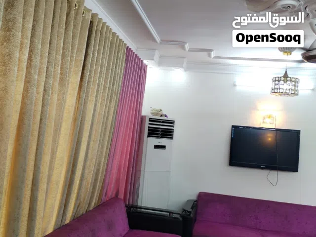 بيت قديم للبيع قرب مستشفى الطفل وقريب على ساحة اللقاء مساحة  220 m واجهة 10 m
