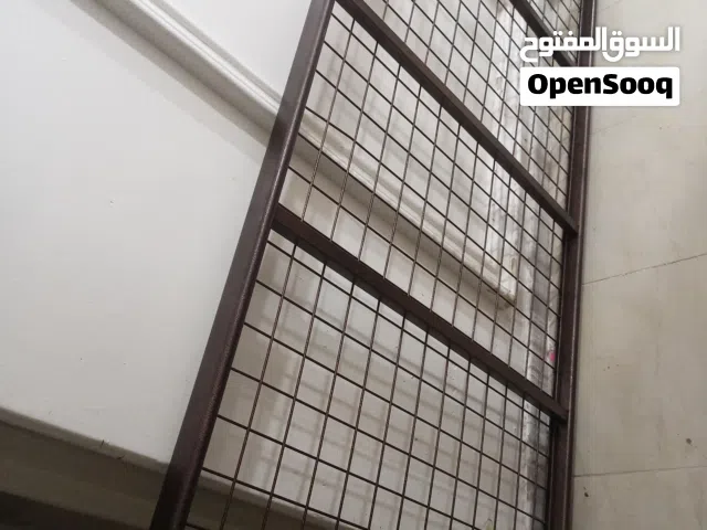 سرير نفر  نظيف جدآ