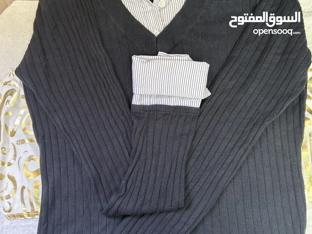 -قميص اسود مخطط Thrifted shirt (office siren coded)