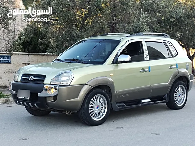 هونداي توسان 4x4 اوتوماتيك 2005 توب نظافة بسعرررر مميززز