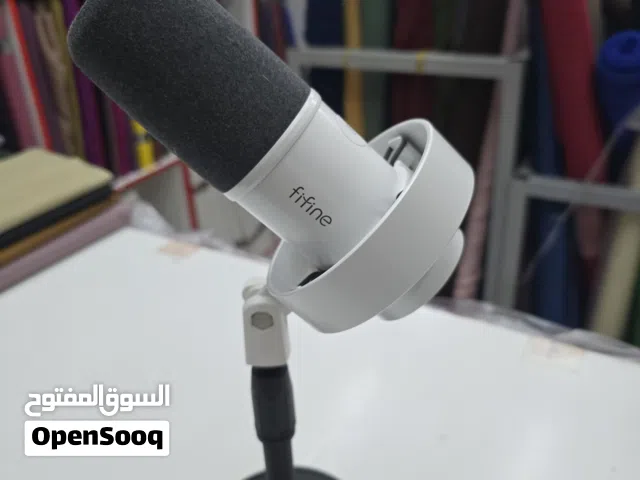 Fifine K688 Dynamic XLR/USB microphone.