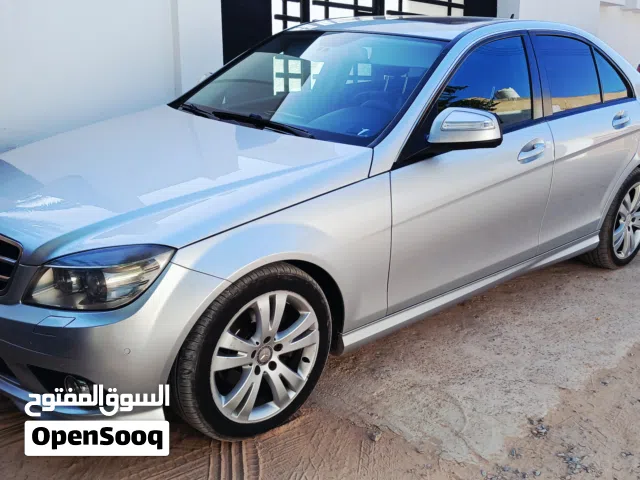 2010 مرسيدس بنز الفئة-C C 200