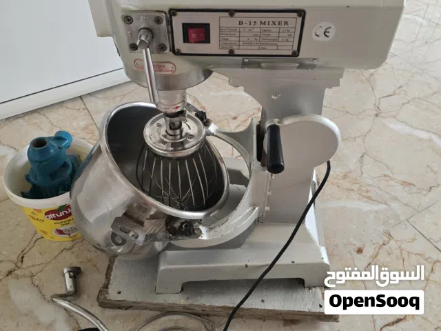 عجانه اصليه حجم كبيرتصلح للعجم وللكيك ولكافة المعجنات تصلح ايضامنزلي واستمال اصحاب محلات الكيك