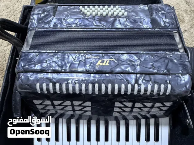 جهاز موسيقى حاجه نظيفه انتيكه