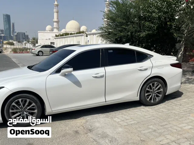 2023 Lexus ES 300 Hybrid Sedan with Panoramic Roof and Advanced Tech in GCC Specs