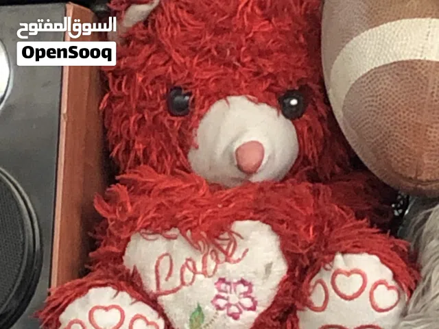 دمية دب لون احمر حجم صغير