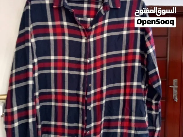 قمصان رجالي ماركات عالمية للبيع ( استعمال خفيف )