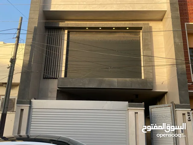 عقار سكني مميز مربع تبوك 120 متر واجهه 6