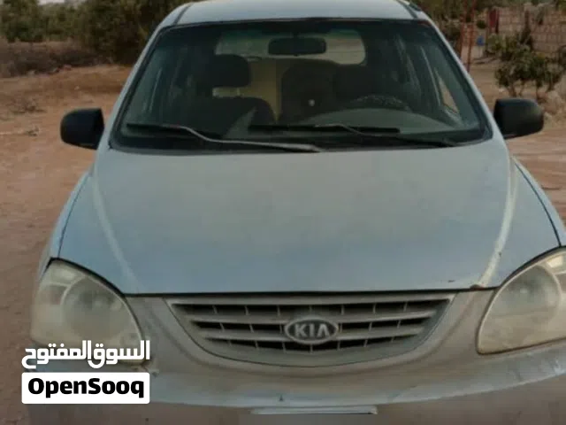 2005 كيا كارينز Standard