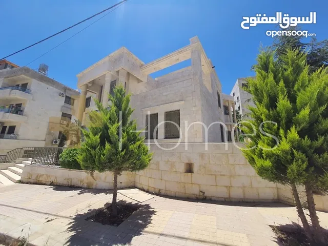 900 m2 More than 6 bedrooms Villa for Sale in Amman Tla' Ali