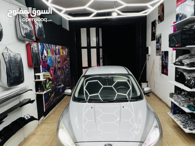 فورد فوكس 2015 للبيع التفاصيل موجودة كالمه علا الاعلان