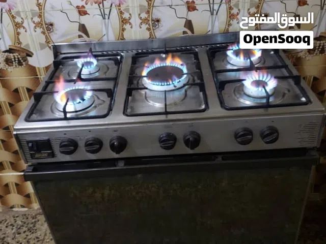 فرن ايطالي اقصتادي مستخدم نظيف خمس عيون السعر 80 الف موجود بشارع خولان