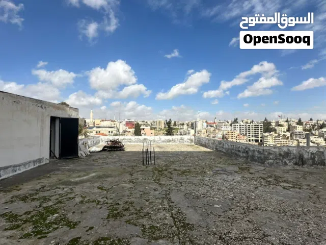بسعر مغري وموقع استراتيجي مجمع من ثلاث طوابق في أجمل مناطق جبل عمان / ref 1068