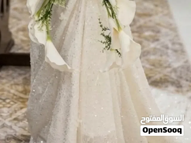 فستان عقد قران او زفاف