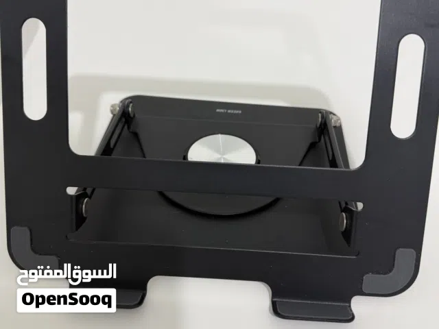 ستاند للايباد  حجم كبير قوي المنتج حديد  لونه اسود