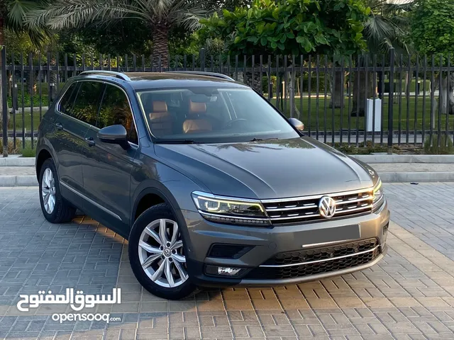VOLKSWAGEN TIGUAN 2.0 2018 FULL OPTION - Agency Service Excellent condition