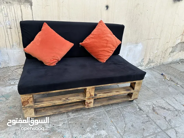 كنب خارجي او داخلي او حدائق او محلات شبه جديد بعدو وكالة