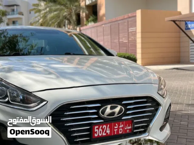 Sedan Toyota in Muscat