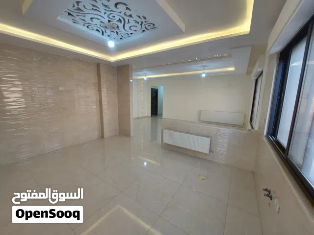 شقة طابق ثالث /  من المالك مباشرة