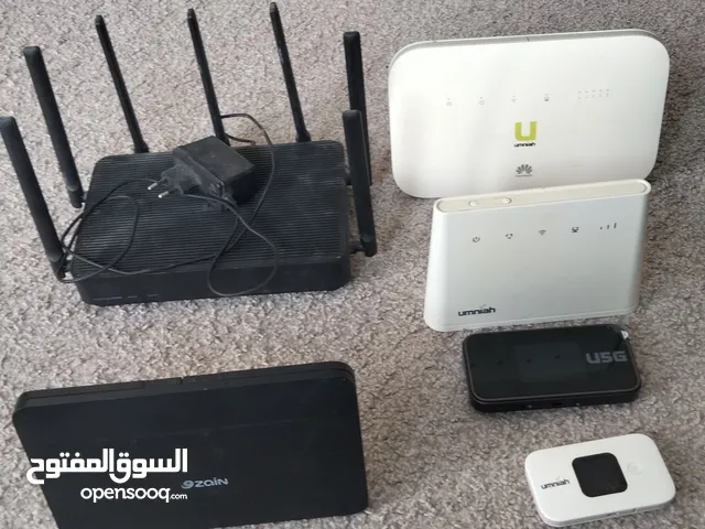 اربع راوترات امنيه وكذك موزع شاومي سبع اناتيل وراوتر زين
