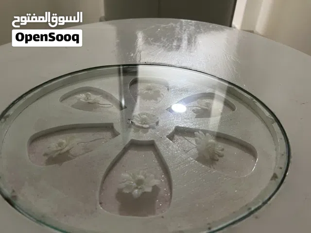 طاولة وسط مع ثنتين سيرفز شكل بيضوي لون ابيض بسعررر مغررري