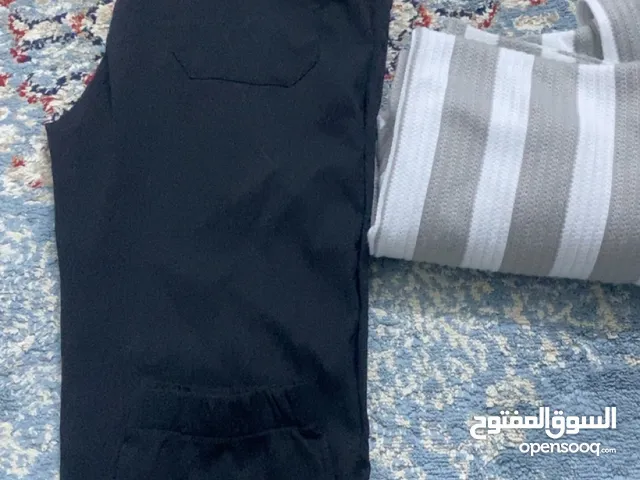 طقم مقاس قيص مع بنطلون M للبيع جديده