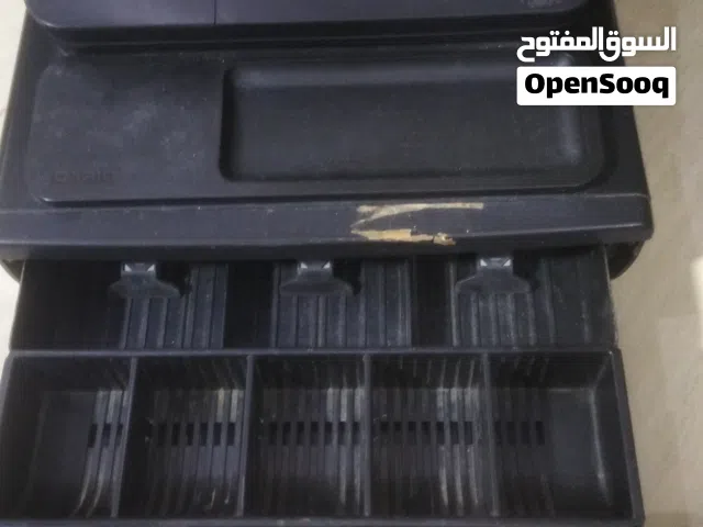 الة محاسية من نوع كاسيو تعمل بشكل جيد بعدم الحاجة اليه للبيع تعمل في محل سابقا ما بها شي