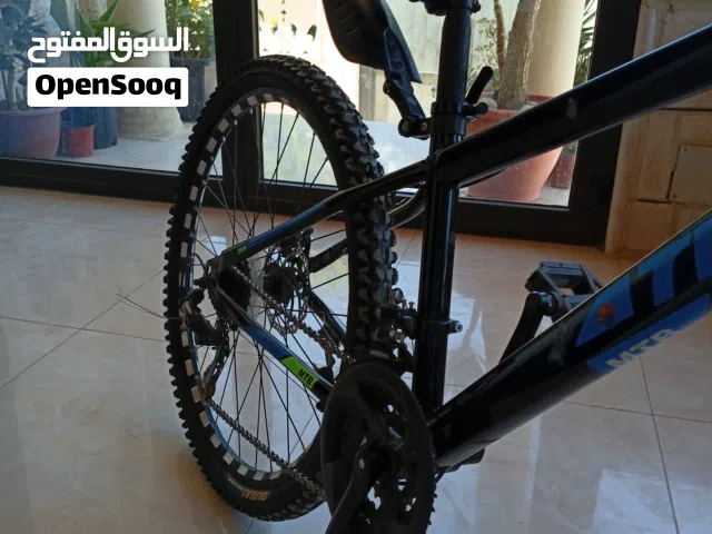بسكليت جديد تقريبان للبيع