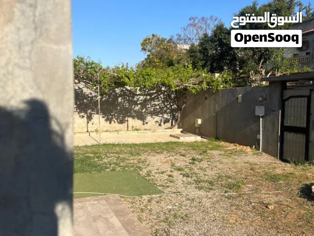 منزل للبيع في عين زارة الكحيلي