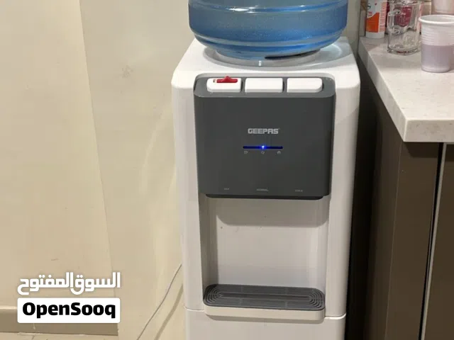مبرد مياه Geepas حار / بارد / عادي
