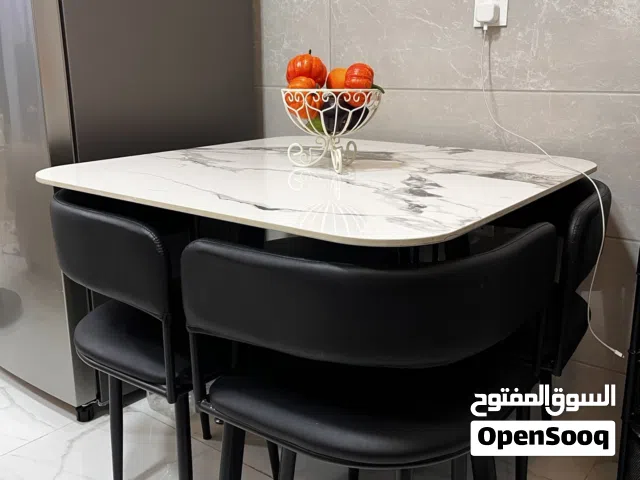 طاوله طعام مع 4 كراسي